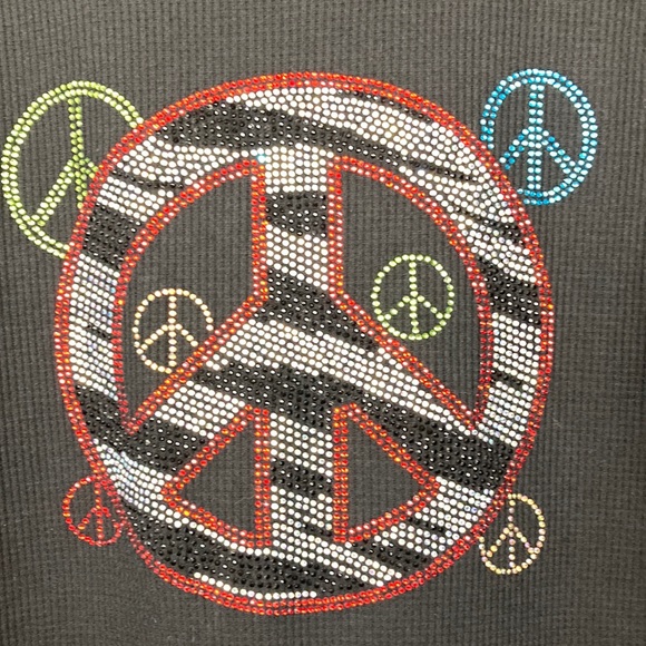 CH Apparel Women’s Black Thermal Knit Top with Crystal Peace Signs sz Medium - Picture 3 of 11